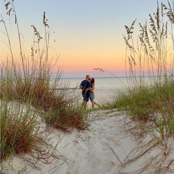 Meet your Posher, Leah - Picture 3 of 7